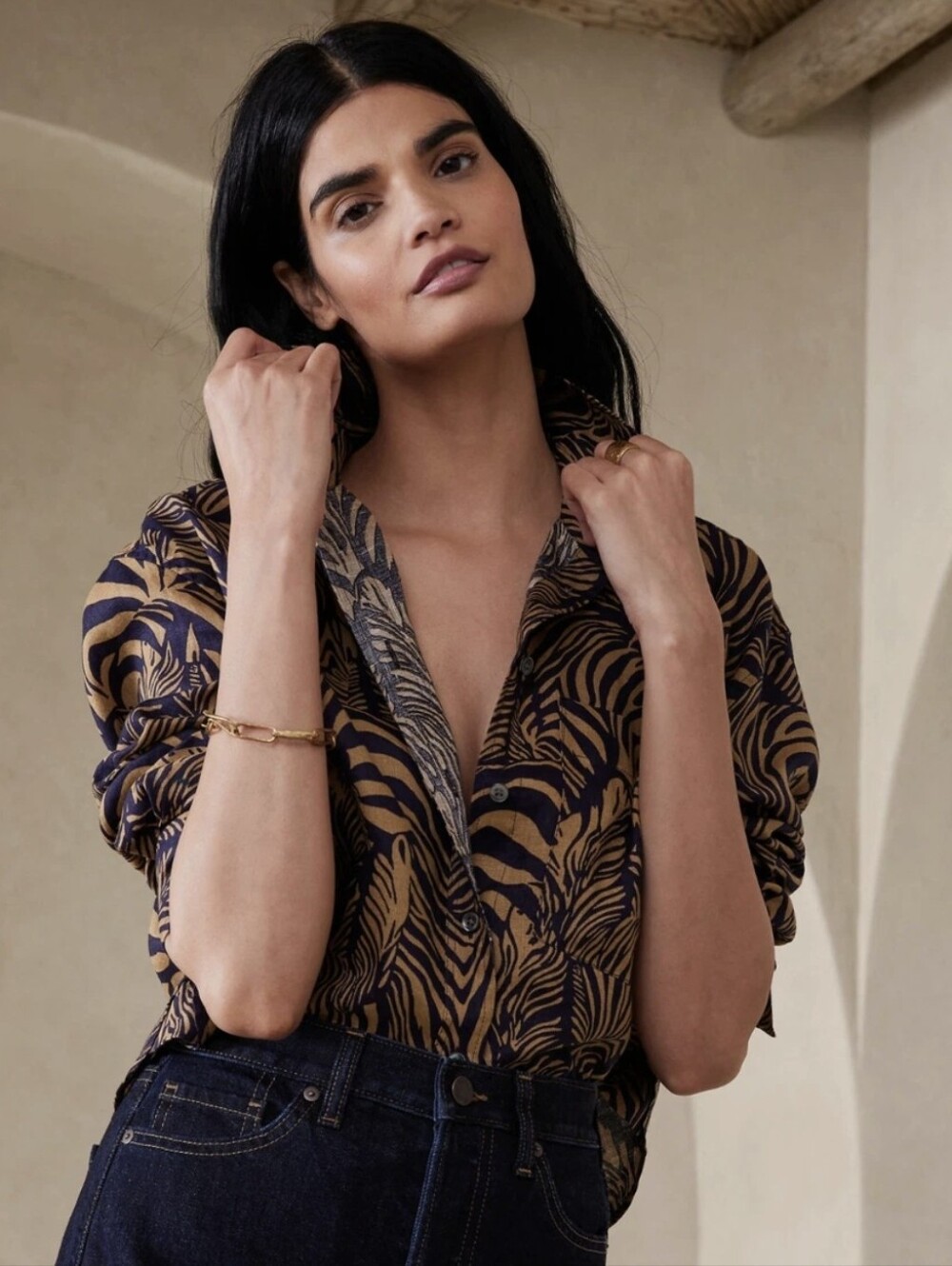 The Boxy Crop Shirt in Linen